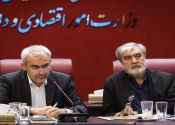 وزیر اقتصاد و معاون وزیر خارجه به کمیسیون امنیت ملی مجلس گزارش دادند