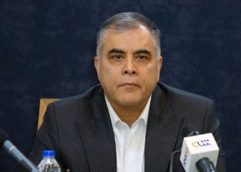 وزیر نفت: صنعت نفت در طوفان تحریم و جنگ‌های تحمیلی سربلند ایستاد