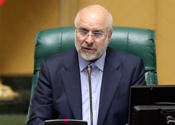 قالیباف: پیام رهبر انقلاب چراغ راه آینده و نقشه راه مجلس است